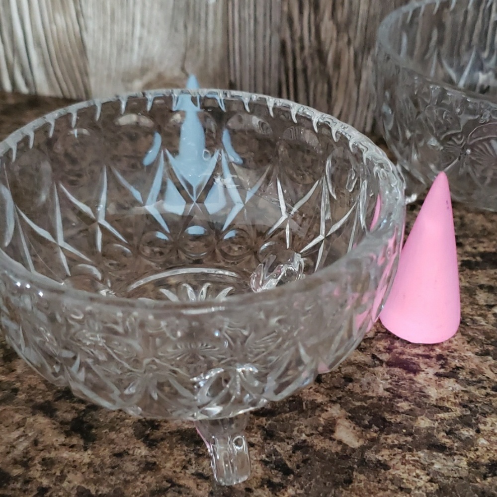 1 beautiful glass jewelry or candy dish